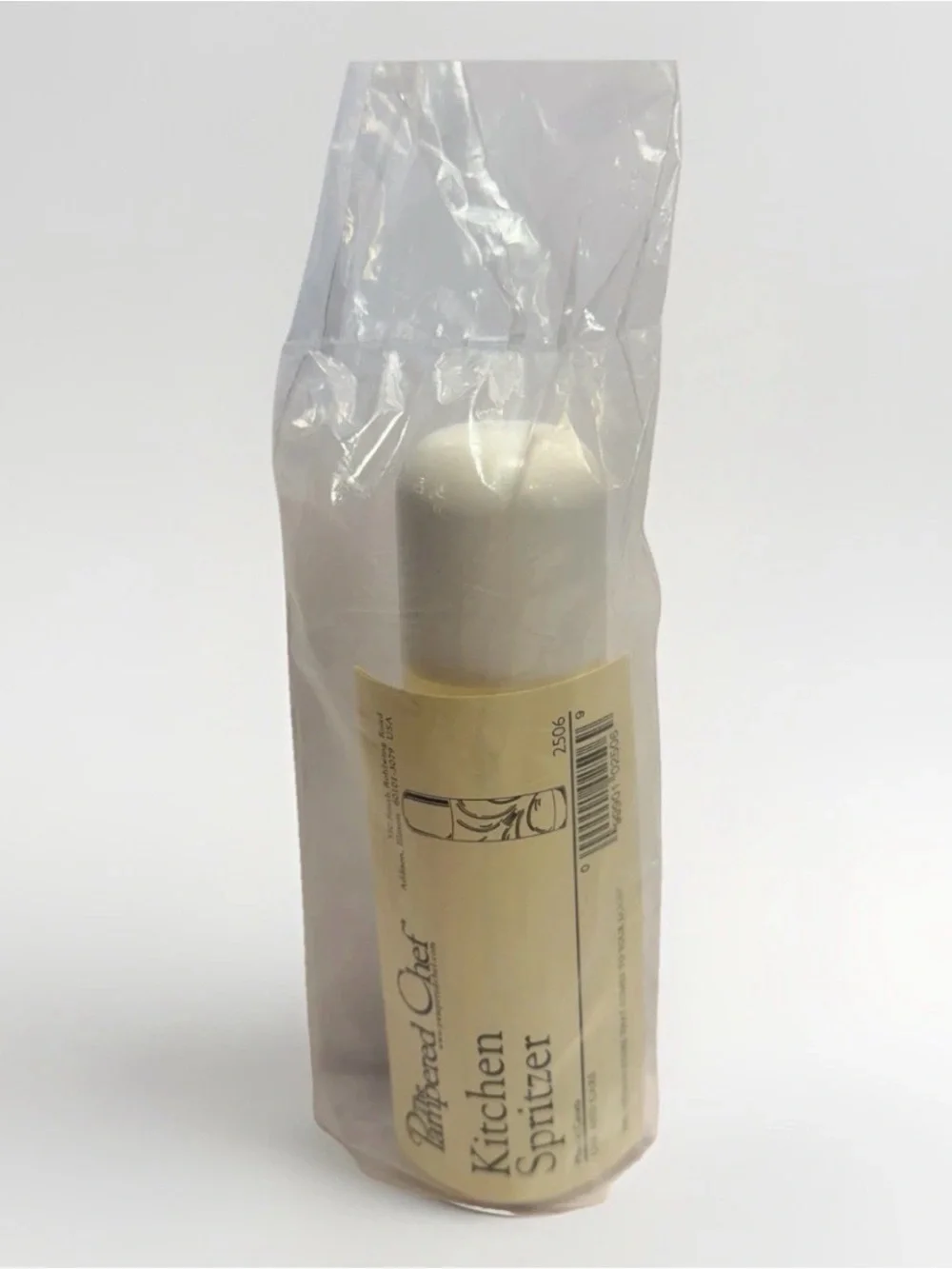 The Pampered Chef White and Cream Kitchen Spritzer